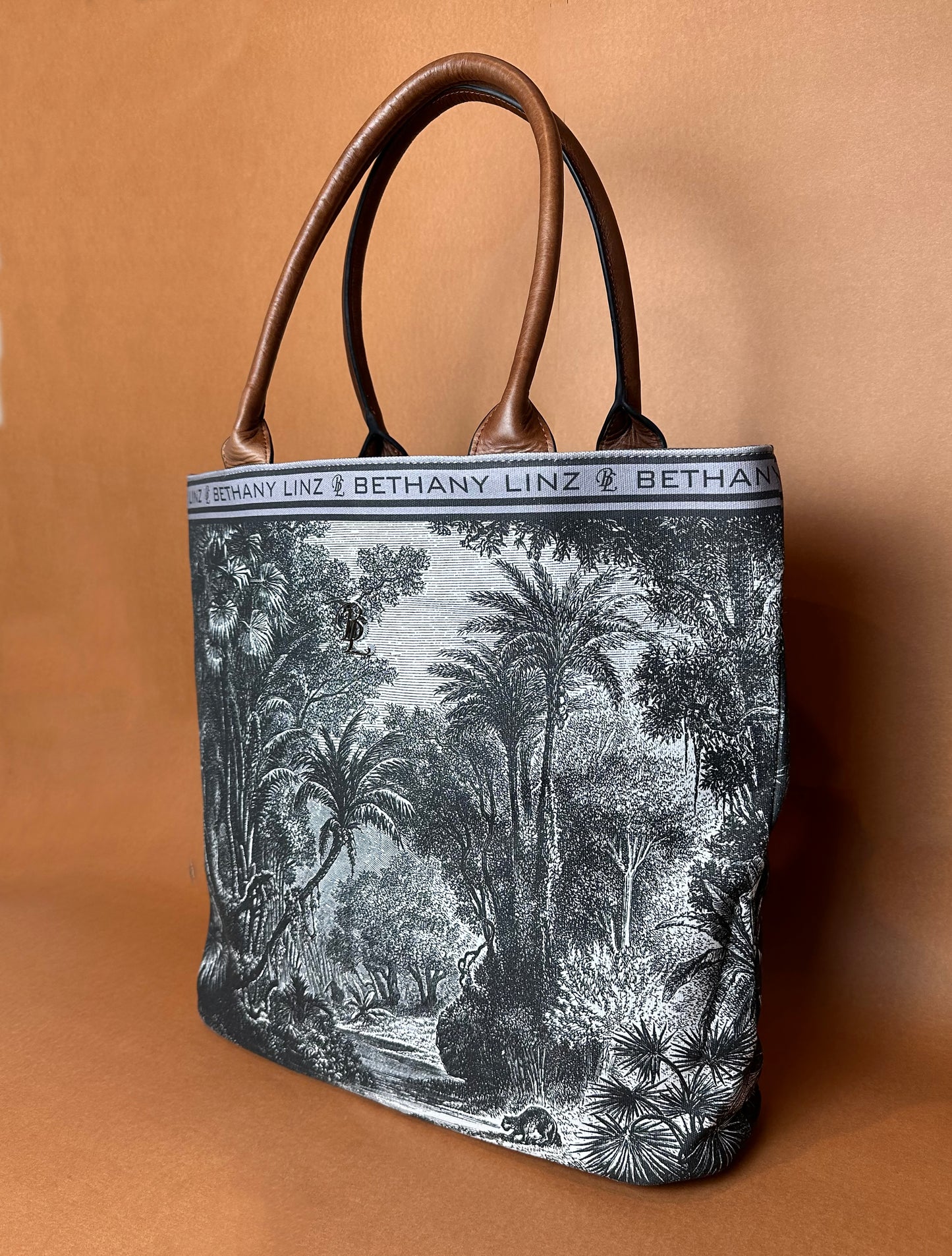 The Jungle Tote AW